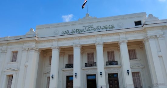 المؤبد لقاتل مسن معاق بعد سرقة أمواله وإخفاء جثمانه أسفل السرير بالإسكندرية