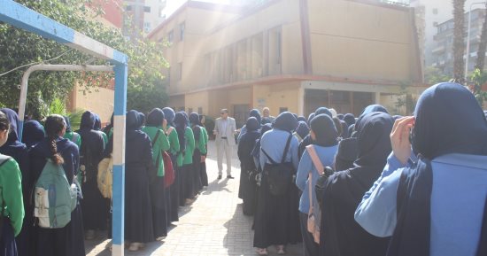 مدير تعليم الجيزة يشدد على إنهاء طلبات المواطنين وتحسين جودة الخدمة