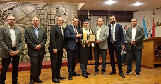 الصحفيين تكرم الزميل محمود شاكر ضمن الحاصلين على الماجستير والدكتوراه