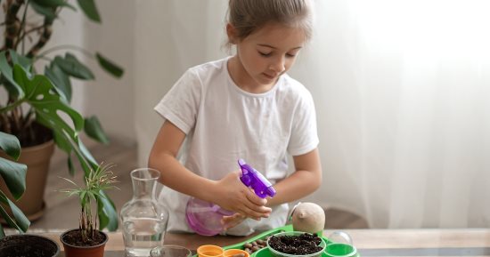 من سن 3 إلى 7 سنوات.. أنشطة يومية سهلة تعزز مهارات وذكاء طفلك