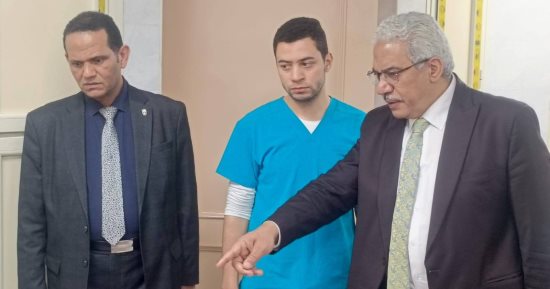 نائب رئيس جامعة الأزهر فى جولة مفاجئة بمستشفيى الحسين والزهراء الجامعيين 