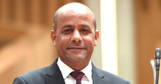 النائب ياسر قدح يطالب بتعميم منظومة الأوقاف الرقمية على الجهاز الإداري للدولة