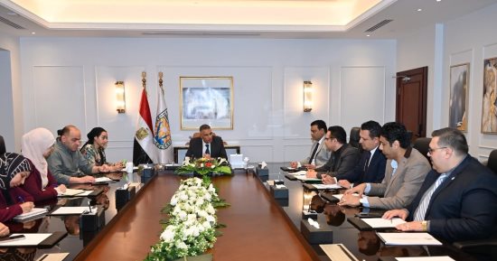 محافظ جنوب سيناء يضع خارطة طريق لتطوير المنظومة الصحية ودعم السياحة العلاجية
