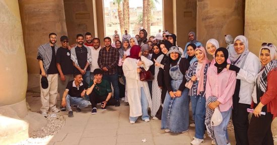 طلاب الآثار بآداب طنطا يزورون معالم الأقصر ضمن فعاليات تدريب ميدانى