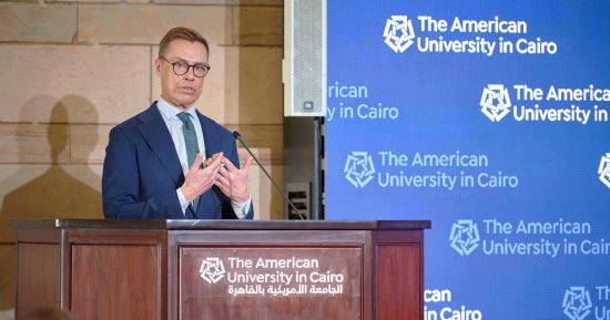 رئيس فنلندا يتناول التحولات فى ديناميكيات القوة العالمية بالجامعة الأمريكية بالقاهرة