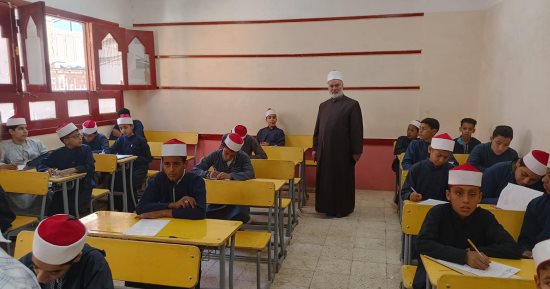 اليوم.. طلاب الشهادة الإعدادية الأزهرية يؤدون امتحاناتهم في الهندسة والنصوص