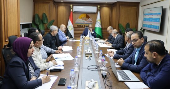 محافظ الجيزة يشدد على سرعة التعامل مع المخالفات وإزالتها فى المهد
