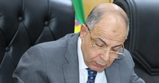 محافظ المنيا يعتمد ترقية 14 ألفًا و430 من أعضاء هيئة التعليم