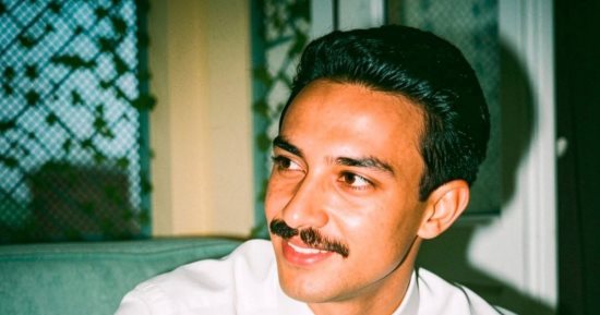 أحمد غزي ينشر صورة له مستخدماً فلتر الفلاش