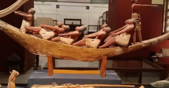 القوارب فى مصر القديمة.. كيف صنعوها من حزم البردى وشجر السنط؟