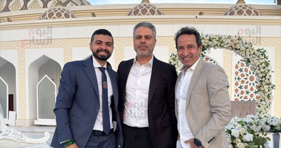 معتمد جمال يحضر حفل زفاف بعد 24 ساعة من قمة بيراميدز.. صور