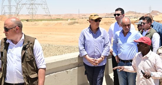 وزير الري يتفقد مشروع تطوير خور وقناة مفيض توشكى لتعزيز مرونة المنظومة المائية