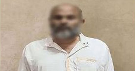 حارس عقار بالجيزة يبتز طبيبة ويمنعها من دخول شقتها ويهددها والداخلية تضبطه