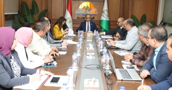 محافظ الجيزة لرئيس حى الهرم: رفع كفاءة النظافة والقضاء على بؤر القمامة