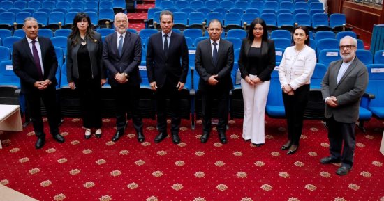 سفير اليونان يزور مسرح ماسبيرو ويشيد بالعلاقات بين القاهرة وأثينا