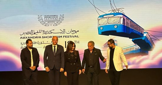 وزيرة الثقافة تؤكد دعم الدولة للسينما خلال افتتاح الإسكندرية للفيلم القصير