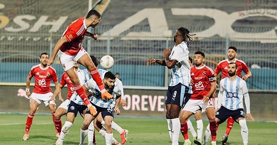 سيناريو مجنون لتتويج الأهلي بالدوري.. ماذا يحتاج الأحمر؟