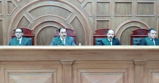 قتلته بحجر وأشعلت النيران فيه.. تأجيل محاكمة المتهمة بقتل زوجها بالشرقية