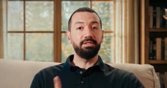 هل العلم التجريبى يتعارض مع الدين؟.. حلقة لمعز مسعود على التليفزيون المصرى