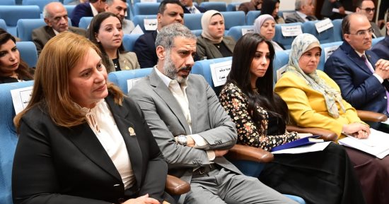 كلمة قوية لمروة هشام بركات خلال جلسة استماع مجلس النواب حول قوانين الأسرة: لست منحازة للمرأة.. كل طرف يرى نفسه مظلومًا.. قانون الأحوال الشخصية ينظم علاقات معقدة.. وحكم محكمة الأسرة قد يهدم وطنًا أو يبني وطنًا