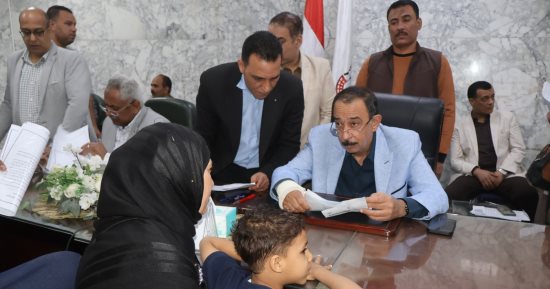 محافظ سوهاج يوجه بسرعة الاستجابة لطلبات المواطنين في اللقاء الجماهيرى