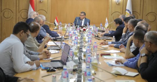 محافظ قنا يستقبل مساعد وزير التنمية لاستعراض إنجازات برنامج التنمية المحلية بصعيد مصر