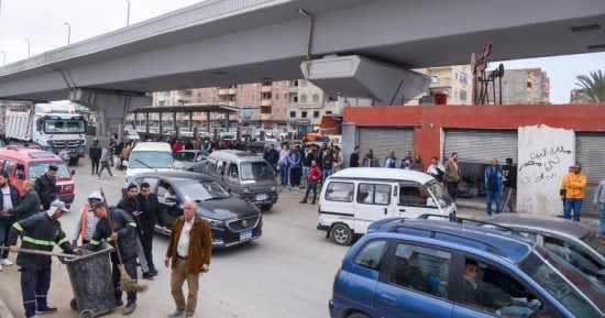 الانتهاء من وضع الطبقة الأسفلتية الرابطة بطريق التوسعة بالكيلو 21 بالإسكندرية