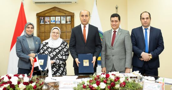 مجلس جامعة دمنهور يهنئ أسرة كلية التمريض لحصولها على الاعتماد الدولي
