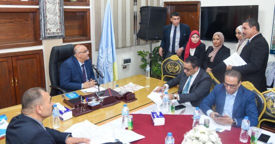 محافظ الإسكندرية يستمع لمطالب أهالى قطاع غرب ويوجه بسرعة اتخاذ اللازم