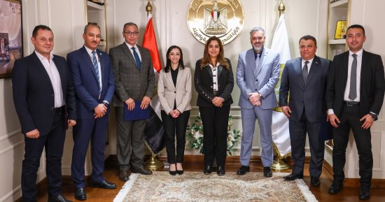 وزيرة التنمية المحلية ومحافظ البحيرة تشهدان توقيع عقود تشغيل وصيانة 3 مجازر