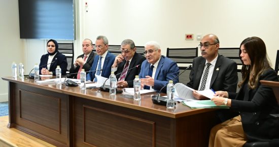 النائب إيهاب منصور رافضاً مشروع قانون التأمينات: أنا مش بصمجي