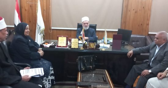 رئيس منطقة سوهاج الأزهرية يلتقى مديرى الإدارات التعليمية لبحث سير الامتحانات