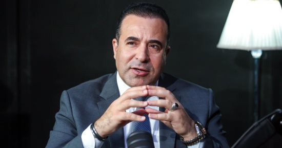 النائب أحمد بدوى رئيس لجنة الاتصالات بمجلس النواب لـ اليوم السابع: قانون جديد لتنظيم استخدام الأطفال لمواقع السوشيال ميديا دون منعها.. الشائعات أخطر التحديات الرقمية.. وتشريعات رادعة قيد الإعداد 