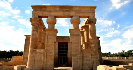 نقوش وجداريات معبد هيبس بالوادى الجديد إبداع ليس له مثيل فى أى مكان أثرى بالعالم