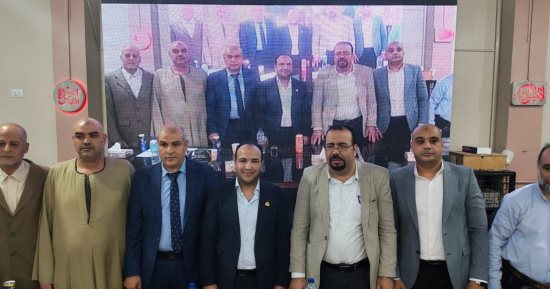 أحمد التايب خلال تكريم حفظة القرآن بكوم بكار: القدوة الحسنة ركيزة أساسية في تربية النشء
