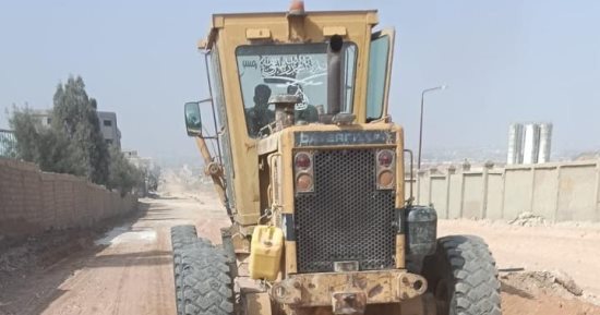 محافظة الجيزة تعلن بدء رصف طريق R1 بالمنطقة الصناعية فى أبو رواش