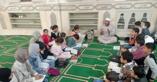 خيركم من تعلم القرآن وعلمه.. قرية ميت هاشم بسمنود تمتلئ بالكتاتيب ودور التحفيظ.. أحد المشايخ: الكتاتيب انتشرت منذ عقود طويلة وأخرجت أجيالا من حملة كتاب الله.. ويؤكد على دورها الرئيس في تأسيس الأجيال الصغيرة