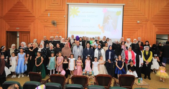 طالبات التربية النوعية بجامعة كفر الشيخ يصممن فساتين وملابس أطفال.. ويؤكدن: تعلّمنا التفصيل بجميع الأنواع من الخامات المميزة وبسعر مناسب.. وإتقان مهارات الخياطة وفنياتها يفتح الباب أمام مشروعات تدر دخلا.. صور