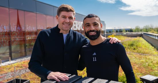 محمد صلاح.. 9 سنوات من السحر تنتهي بإشادات تاريخية