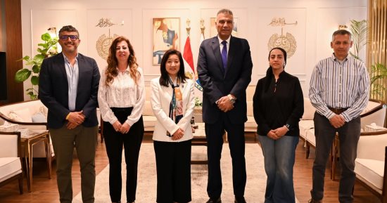 محافظ جنوب سيناء يبحث مع ممثل برنامج الأمم المتحدة الإنمائي تعزيز الاستدامة