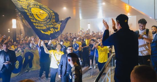 جماهير النصر تستقبل الفريق ورونالدو يرد: أنتم الأفضل.. فيديو