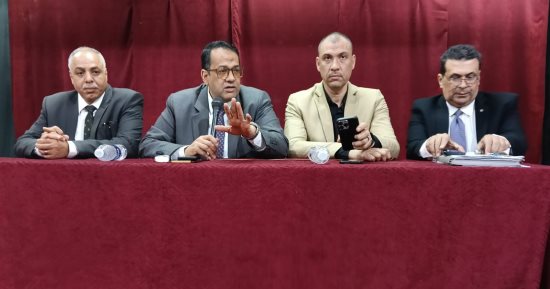 وكيل تعليم الغربية يبحث مع مديرى التعليم الثانوى استعدادات الامتحانات