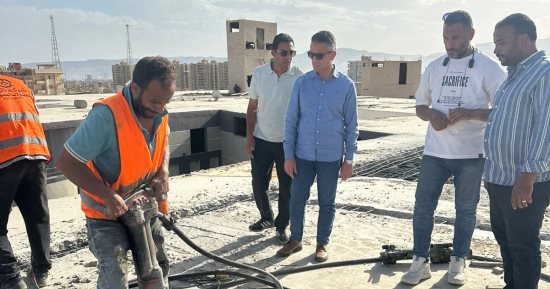 محافظ السويس: لا تهاون مع مخالفات البناء والعشوائى والتعديات