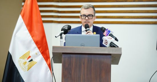 وزير التخطيط يلتقي أصحاب المشروعات الفائزة بمبادرة المشروعات الخضراء الذكية