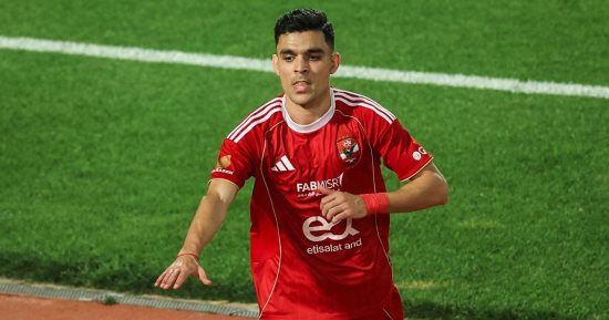 الأهلي يغلق الباب في وجه العروض الخليجية لضم بن شرقي بناءً على رغبة عموتة