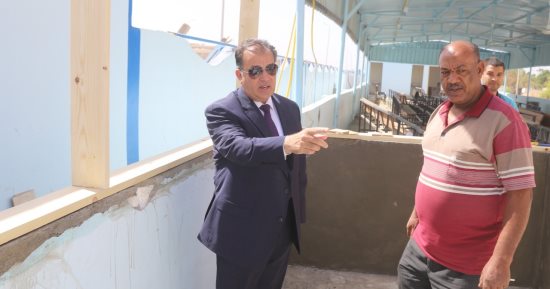 رئيس جامعة قنا يتفقد أعمال تجهيز مكتب الاستعلامات بالمدن الجامعية للطالبات