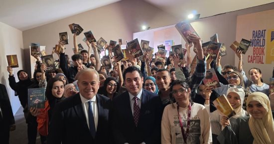 السفير المصرى يشيد بعمرو عبد الحميد ومعرض الرباط ويؤكد عمق الروابط