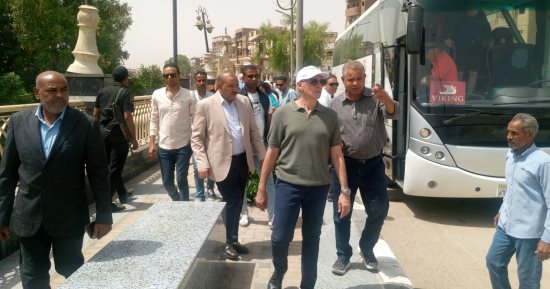 محافظ أسوان يتفقد المسار السياحى بمدينة إدفو ويوجه بوضع مخطط مستقبلى