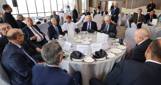 وزير النقل يلتقي وفود غرف التجارة العربية