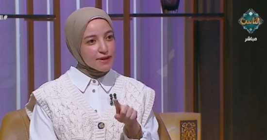 سارة مراد: التسول الرقمي نتيجة مباشرة لهوس الترند والخوارزميات